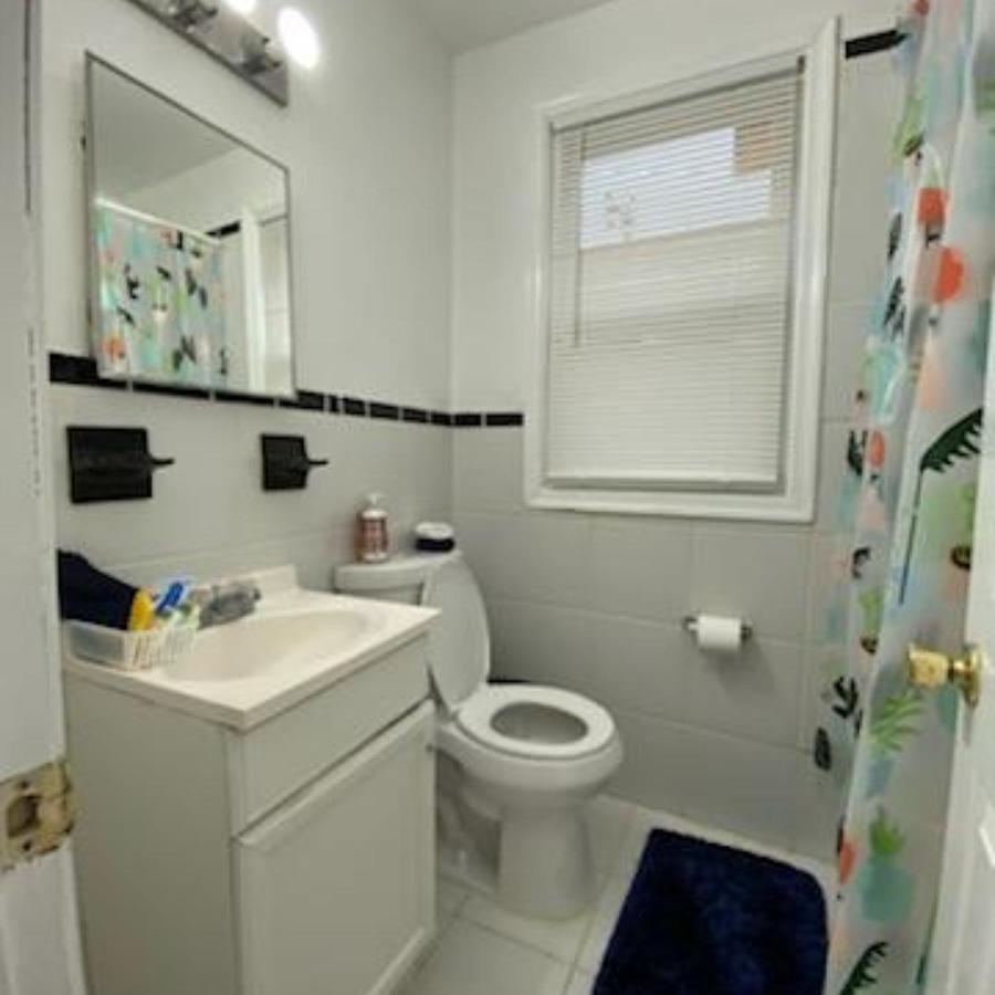 Lovely One Bedroom Apartment *